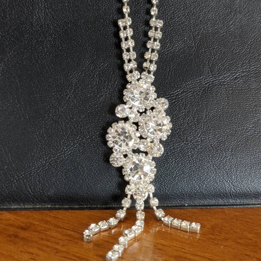 🎶 Bridal Necklace - Adjustable Crystal Cluster